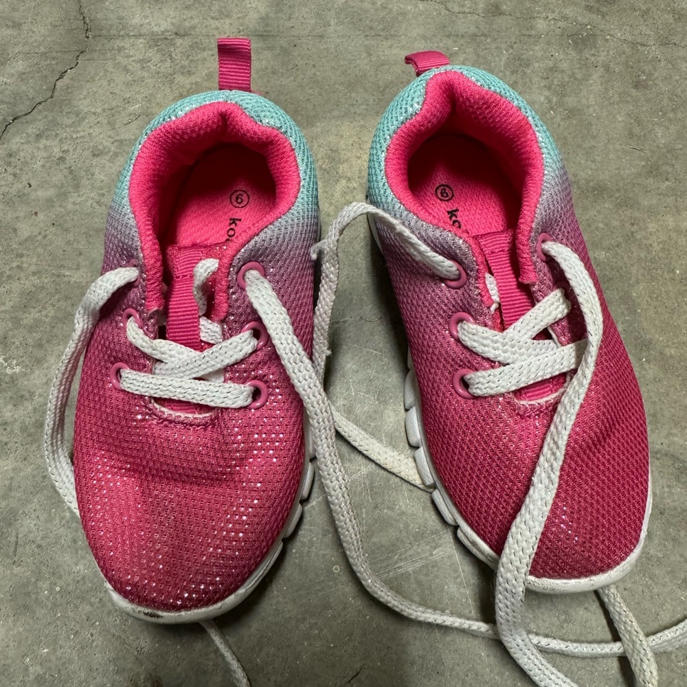 Koala Kids Size 6c sneaker